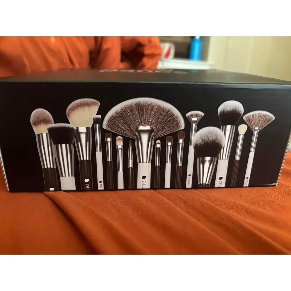 DUcare 31Pcs Professional Panda Series Makeup Brushes With Leather Case